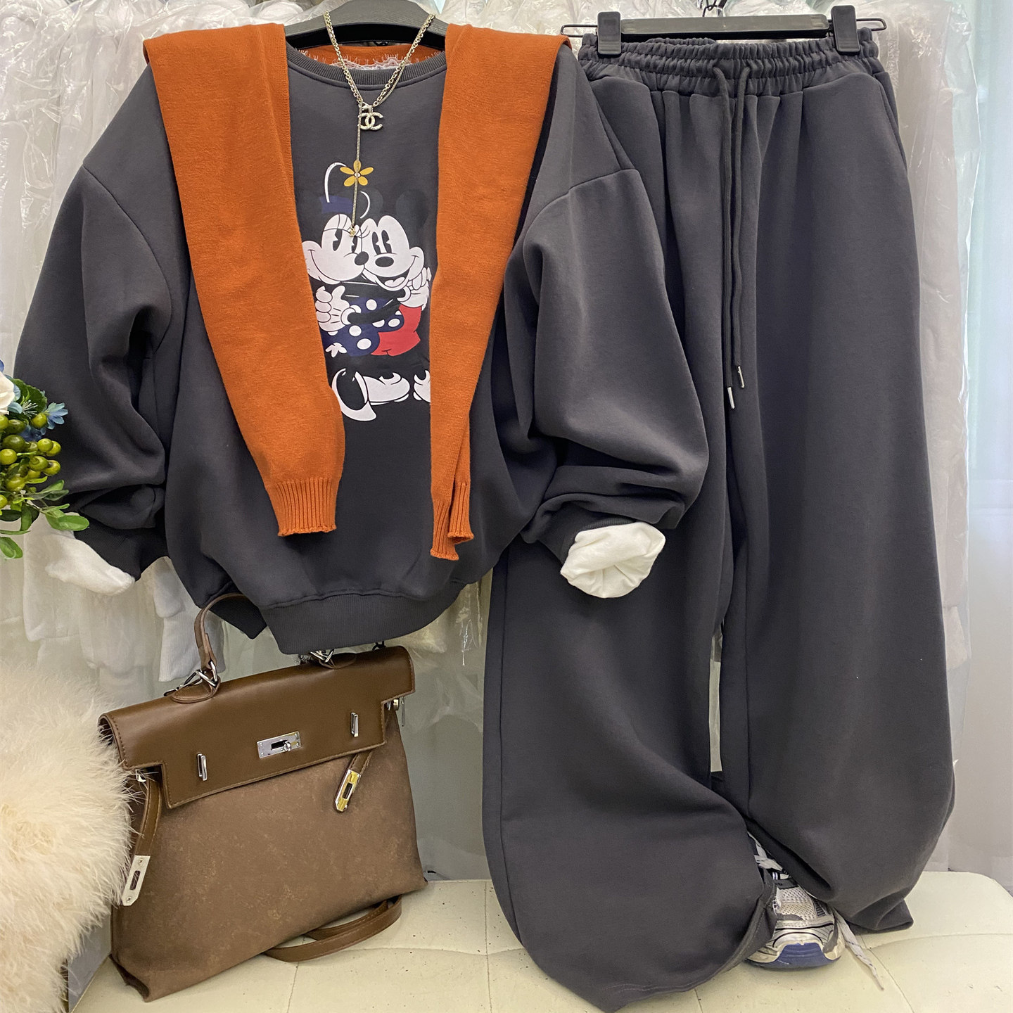 特价新款慵懒风减龄卡通印花加绒卫衣高腰阔腿裤配针织披肩套装女,女装/女士精品,时尚套装,淘宝优惠券,粉丝福利购,淘宝优惠卷