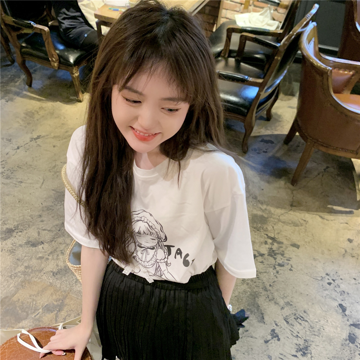 Real price Korean girl print design feeling bow loose Short Sleeve T + pleated skirt