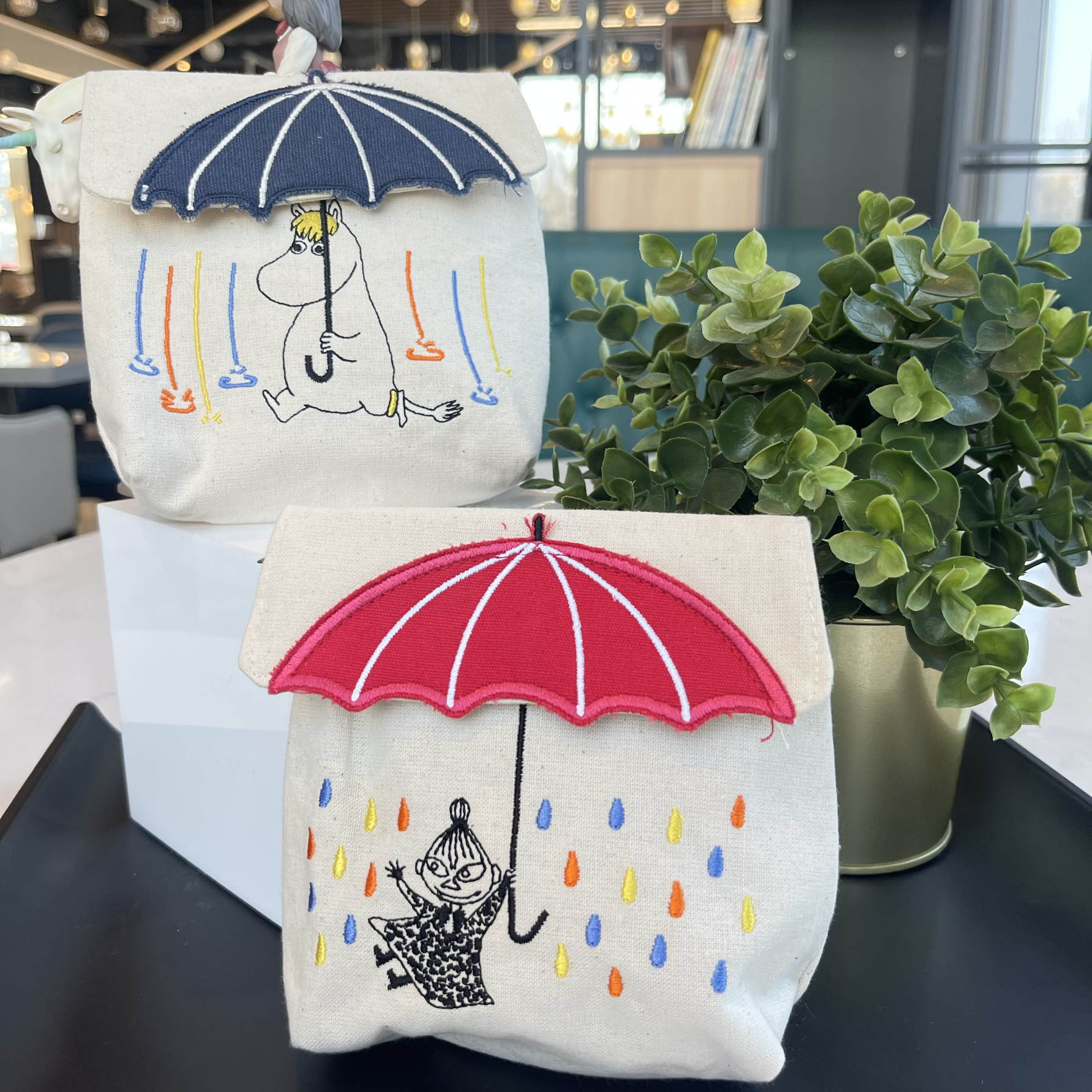 出口日单卡通可爱阿美打伞刺绣灯芯绒小号收纳包零钱包