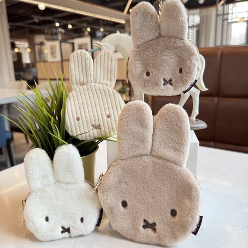 日本可爱小兔子零钱包迷你零钱包可悬挂装饰包钥匙包