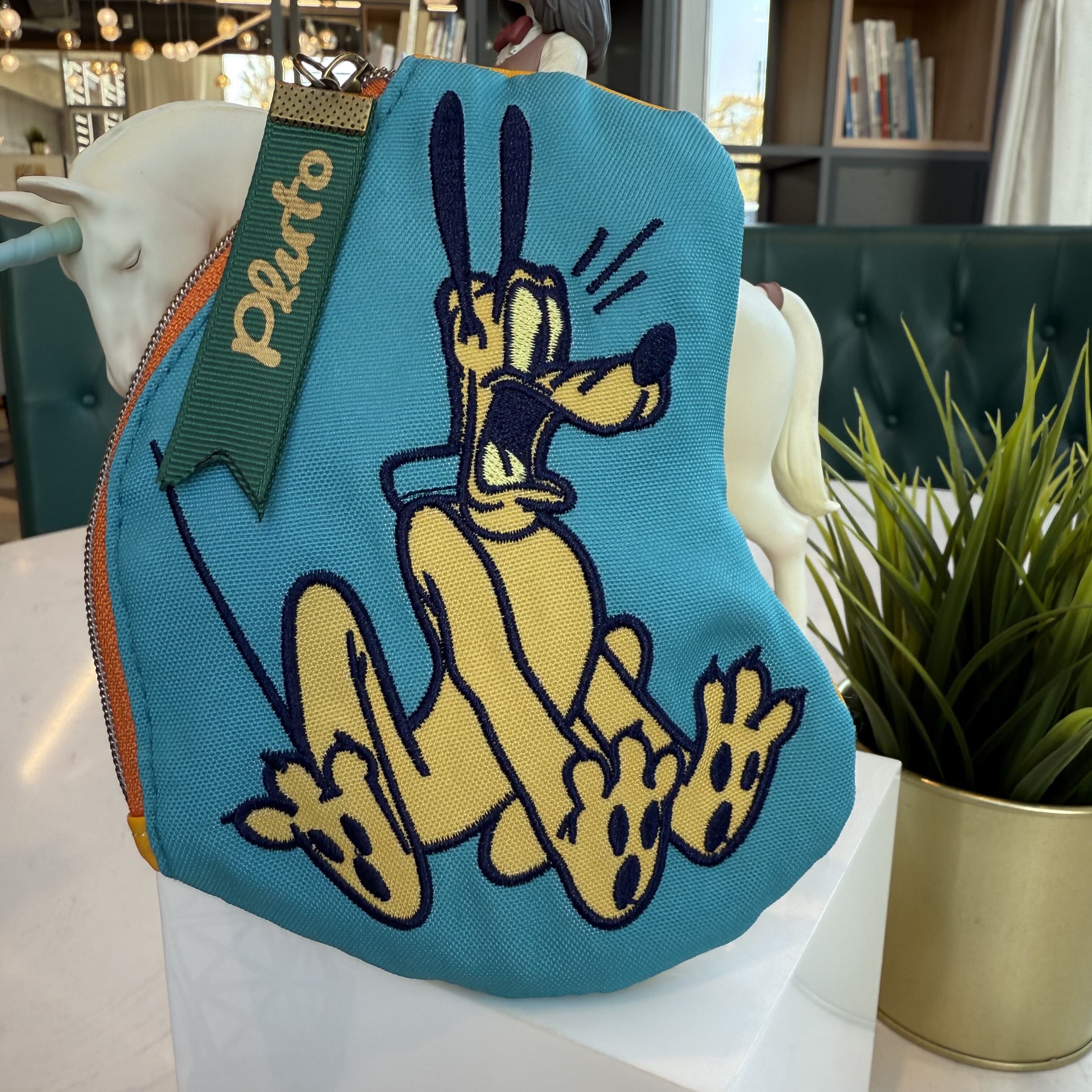 包邮日本原单可爱高飞绣零钱包手拿包收纳包耳机包