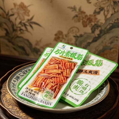 爆款水汪汪方片素牛板筋香辣味开袋即食儿童零食追剧哄娃休闲回忆