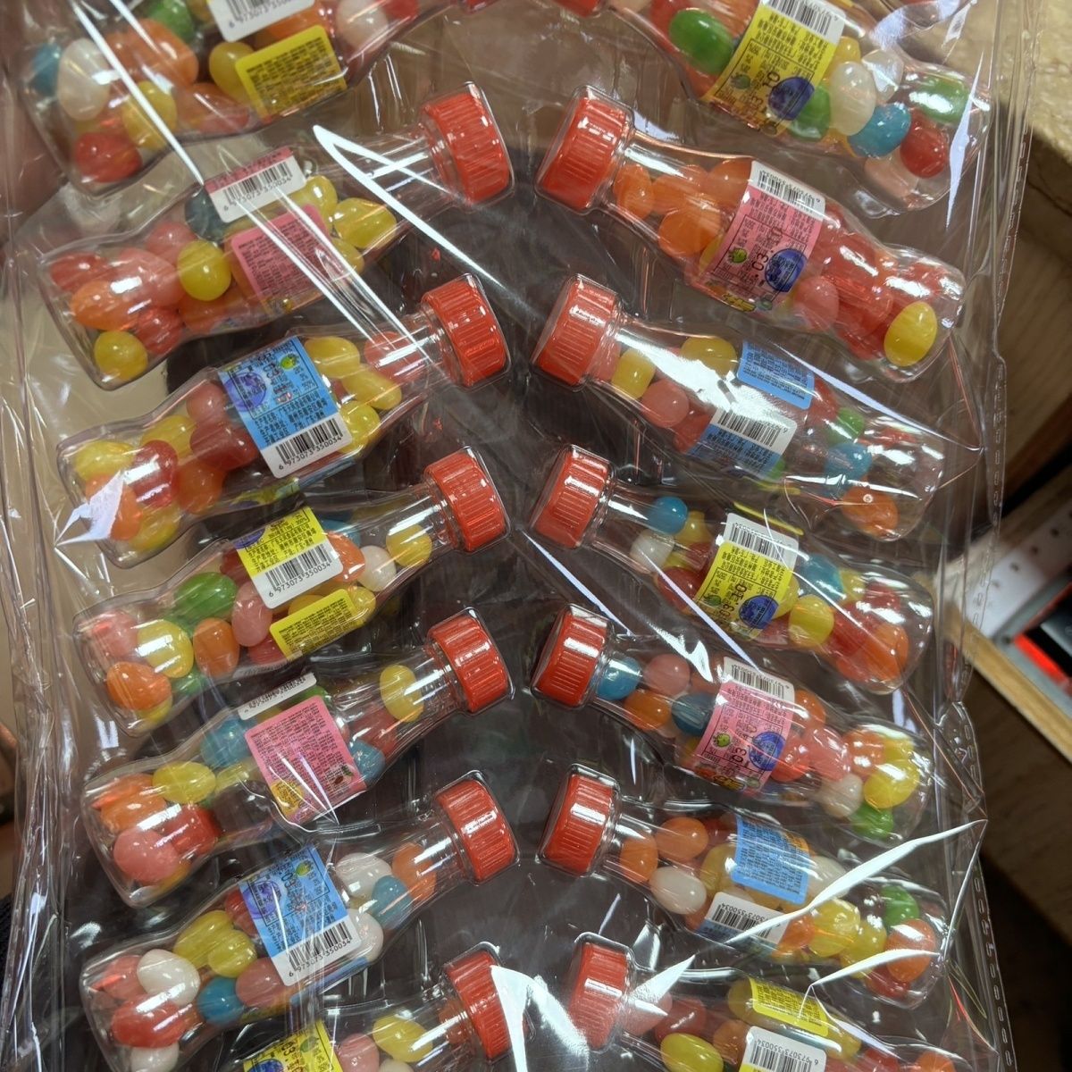 千航小瓶装可乐味糖vc多果味汽水创意软糖可乐彩虹小孩糖果零食批