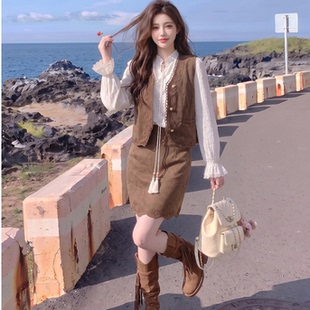 秋季设计感鹿皮绒马甲半身短裙衬衫三件套装女蕾丝花边长袖衬衣潮
