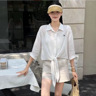 高级感白色小马刺绣中袖衬衫女减龄打结麻料红色七分袖衬衣短款夏