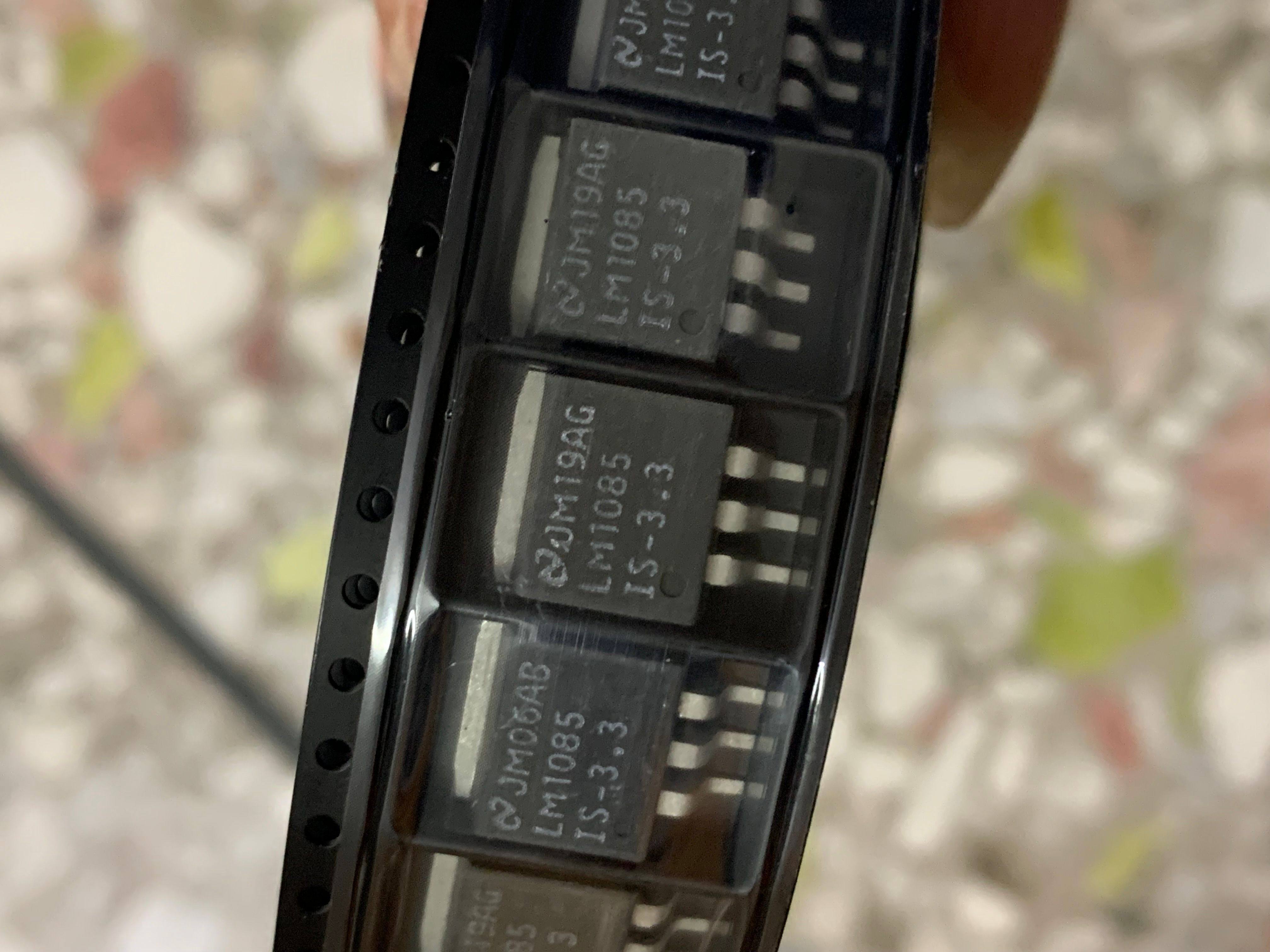 LM1085IS-3.3LM1085IS-3.3