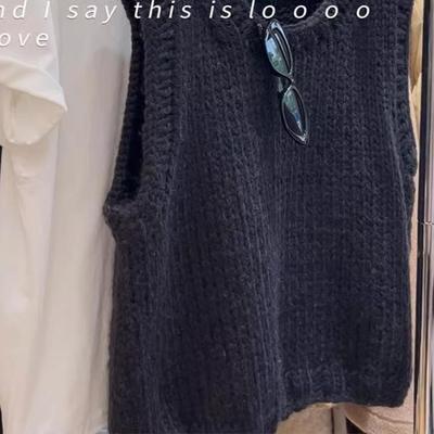 炭黑色羊绒针织背心女
