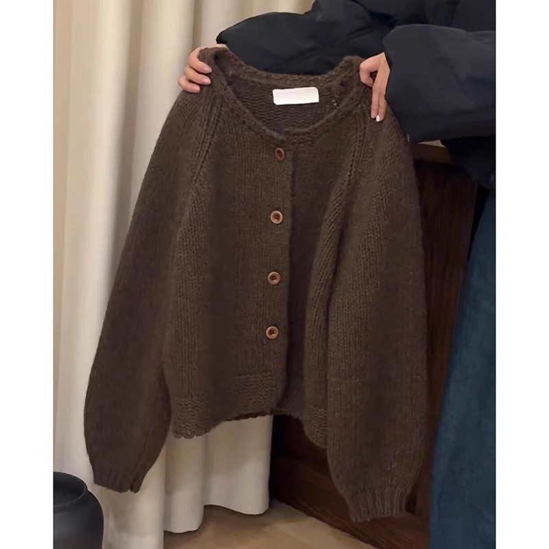 2025秋冬新爆款复古单排扣针织开衫女韩式时尚百搭咖啡色毛衣外套