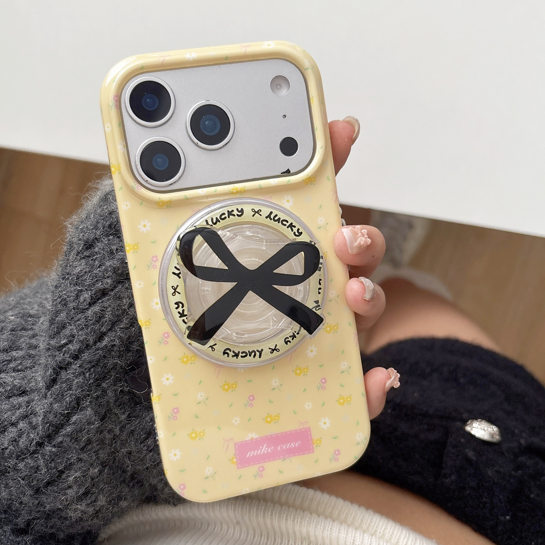 黄色碎花全包IMD磁吸适用16苹果17ProMax手机壳iPhone15双层14Pro/13pro壳17防摔防爆清新