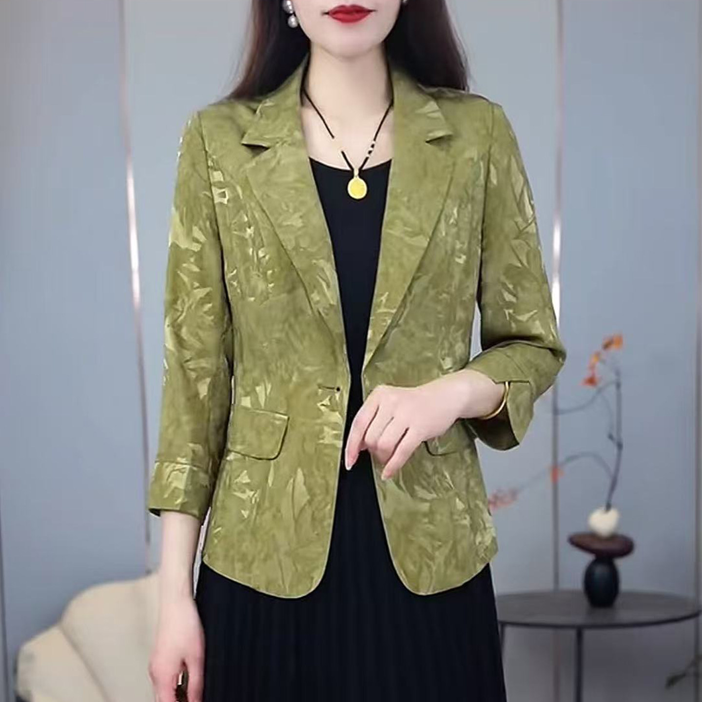 高级感小西装短外套女春秋新款休闲独特漂亮上衣小个子妈妈装西服