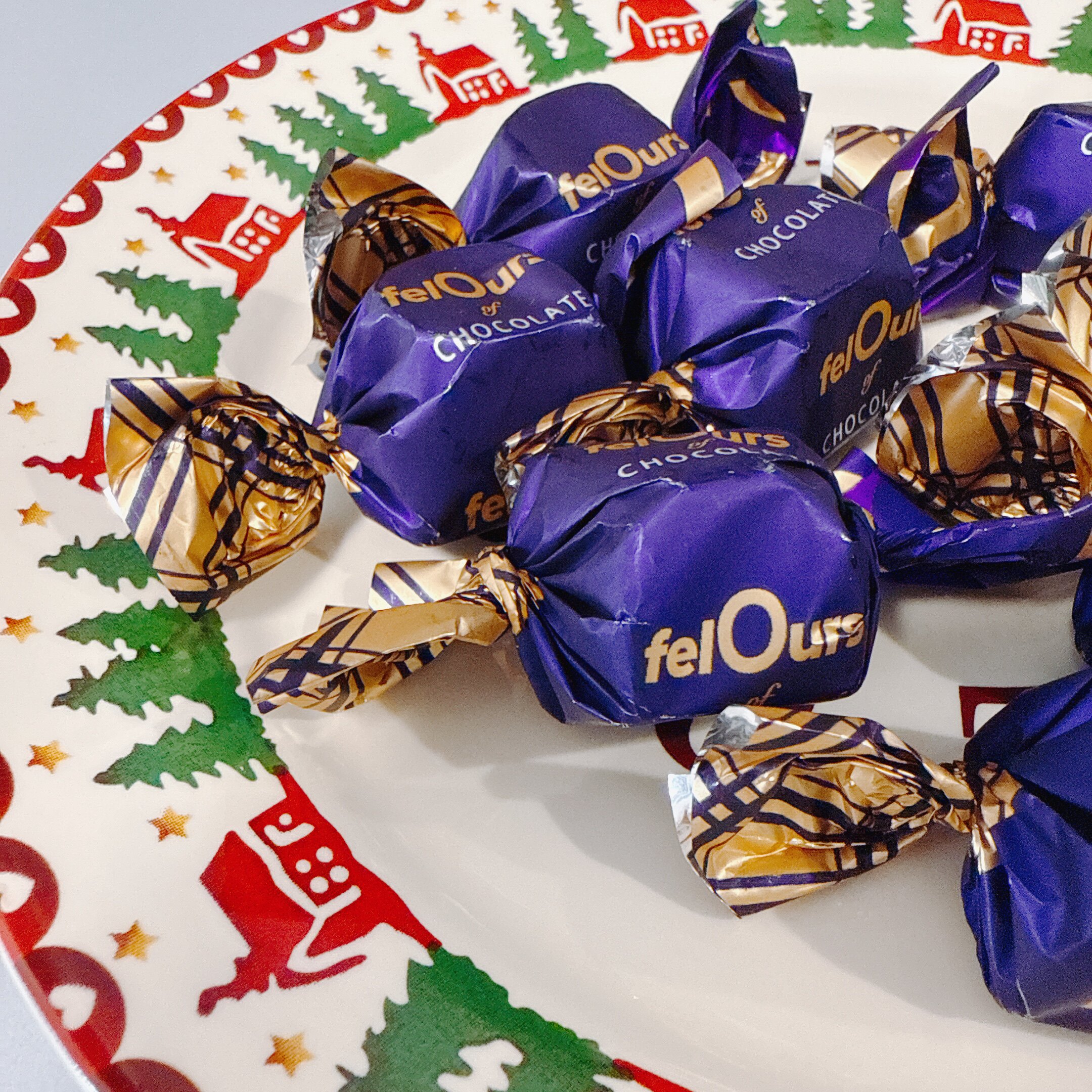 felOurs费洛斯丝滑黑巧牛奶巧克力室休闲追剧小零食500g约40粒