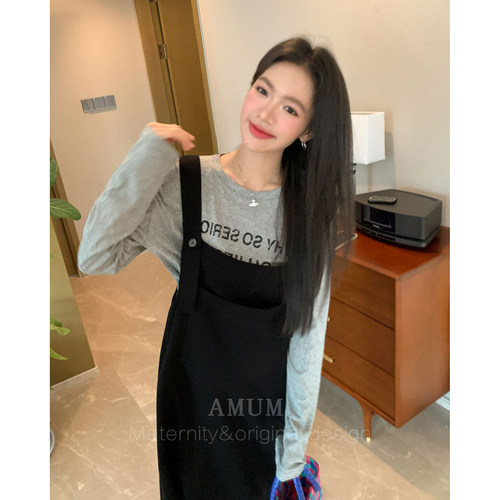 ◆AMUM孕妇装◆黑金报刊~自在感懒人叠穿时髦宽松减龄背带裙春装