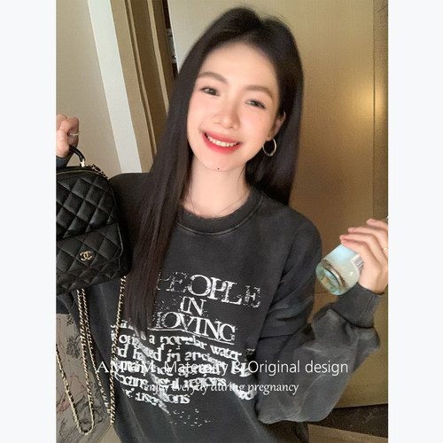 ◆AMUM孕妇装◆美少女卫衣~做旧风字母印花宽松圆领套头长袖上衣