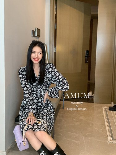 amum孕妇装洋气碎花连衣裙