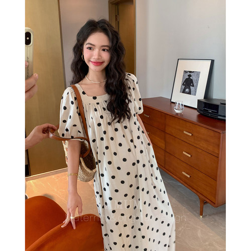◆AMUM孕妇装◆珍珠少女~法式气质方领波点宽松泡泡袖度假连衣裙