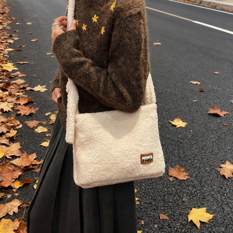 2025新款简约时尚纯色小方包大容量外出通勤慵懒风百搭单肩斜挎包