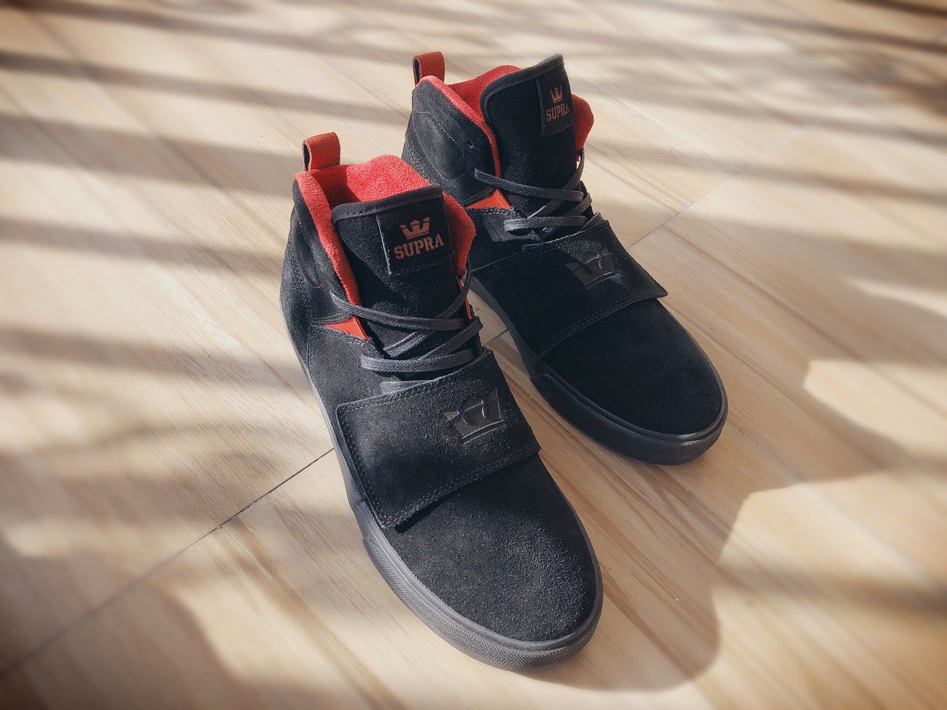 牡牧 Supra Rock 黑武士黑红翻毛 魔术贴 高帮鞋 椰子 百搭款休闲
