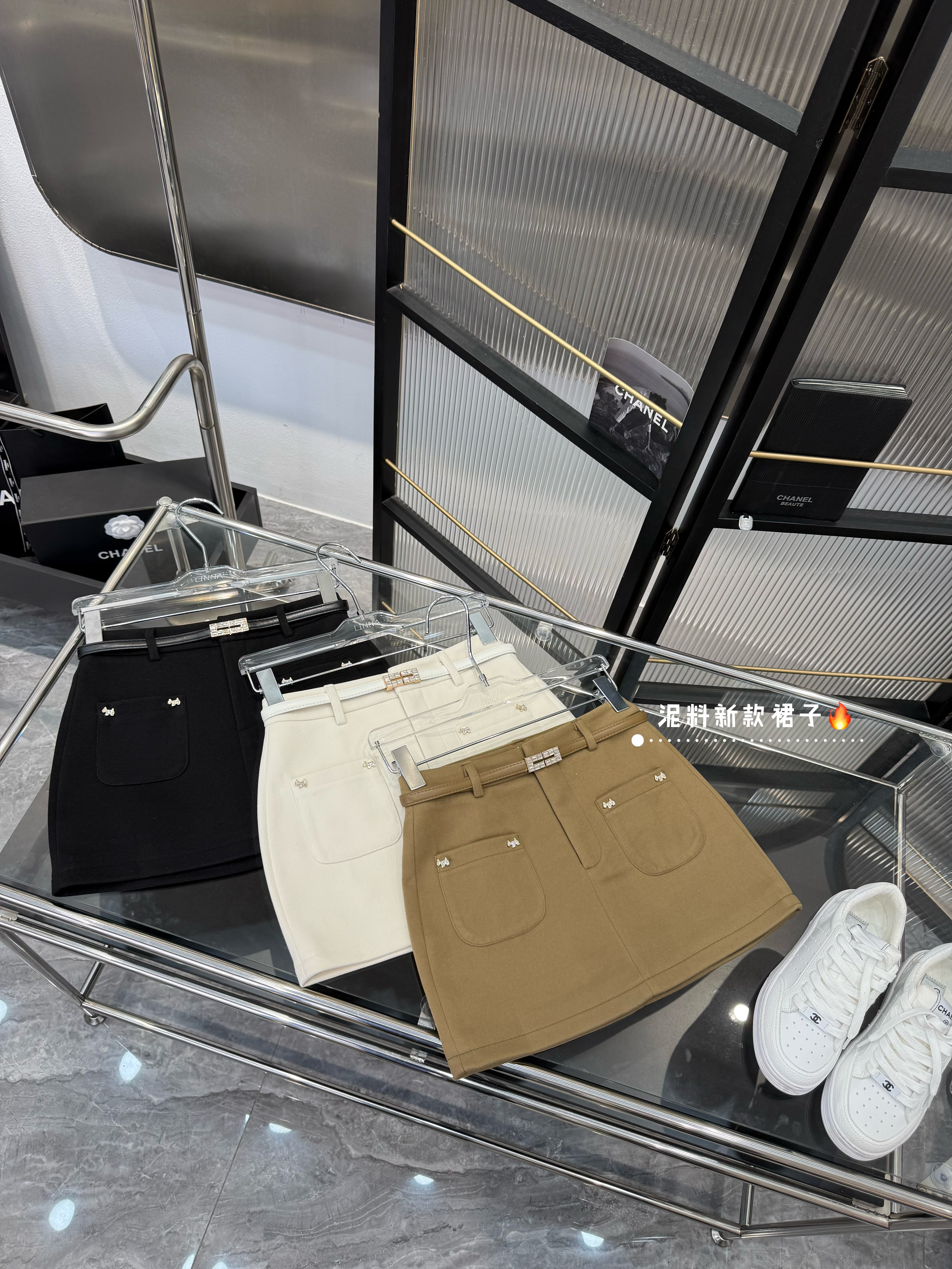 毛呢冬季新款短裙女高腰韩版网红a字修身显瘦半身裙防走光口袋潮