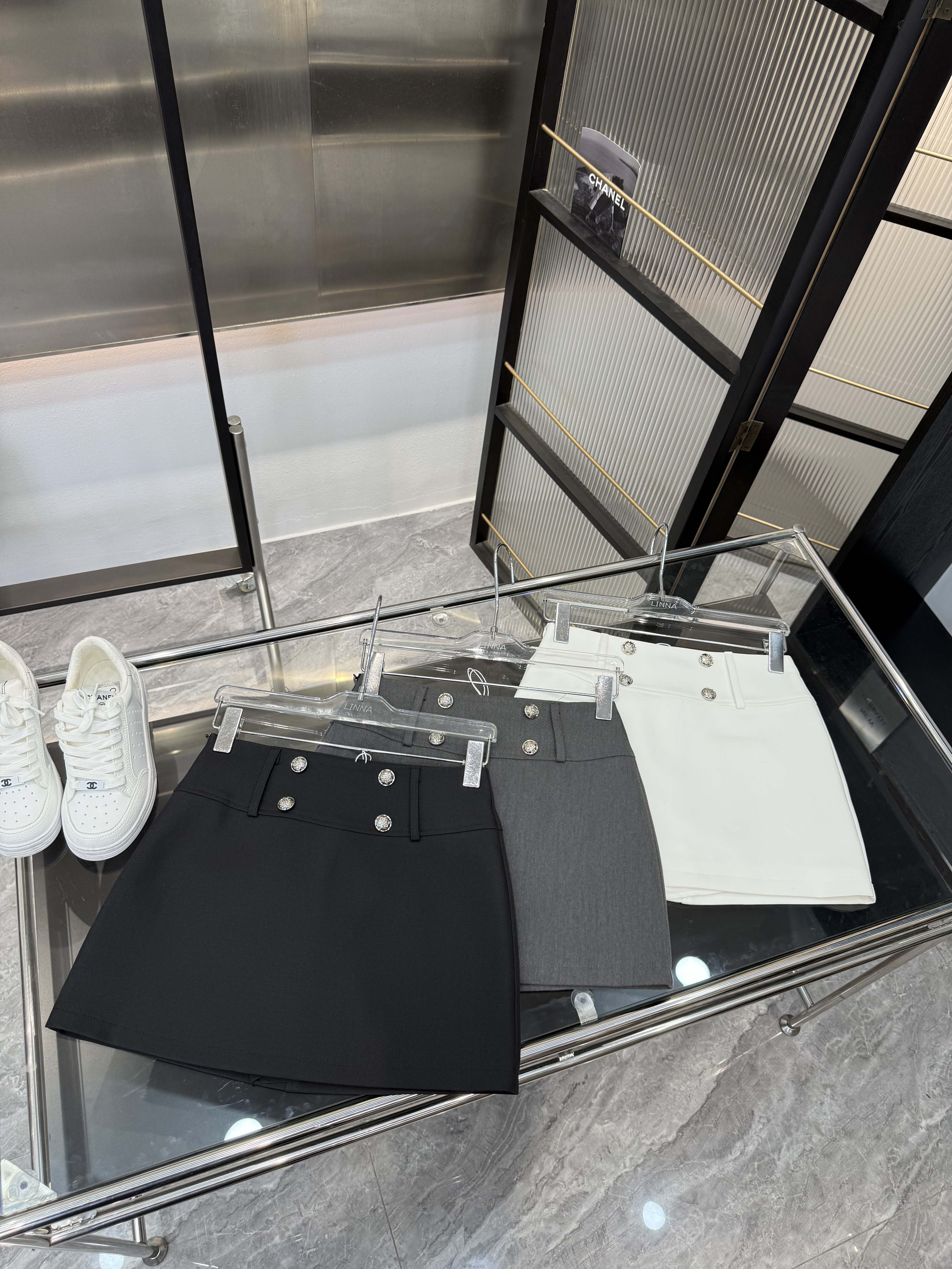 夏季新款短裙女高腰韩版网红纽扣双排a字防走光包臀半身裙linnayu