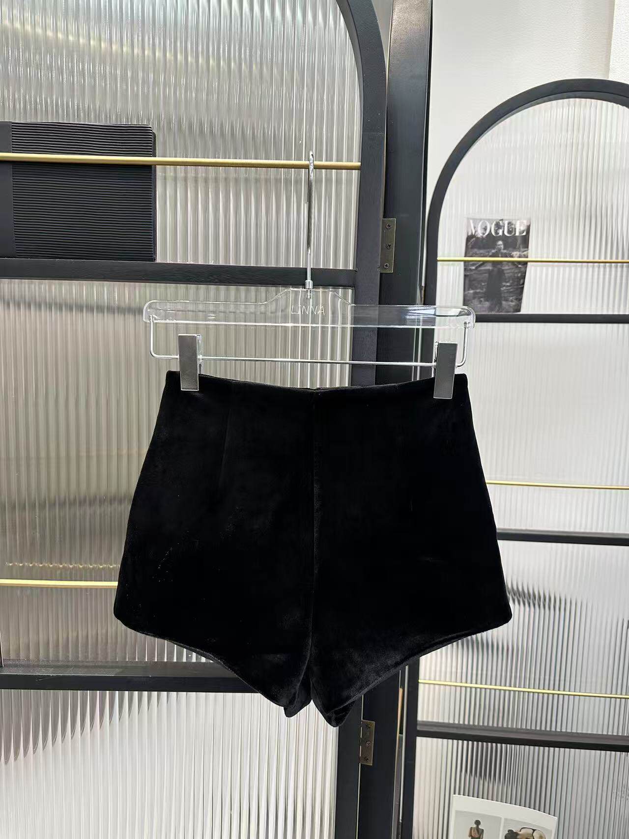 丝绒短裤女高腰冬季新款韩版网红a字修身显瘦打底阔腿百搭小个子