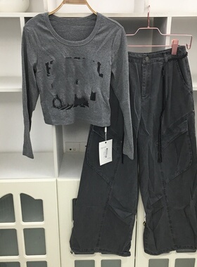 深灰色印花字母T恤短款上衣+高腰牛仔工装裤阔腿裤两件套装女显瘦