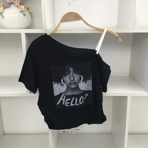 印花斜肩一字肩短袖T恤女白色