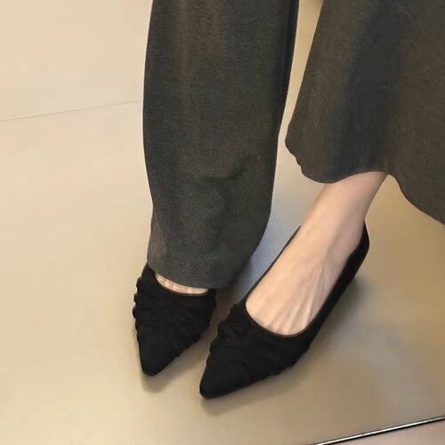 通勤百搭黑色绒面尖头坡跟单鞋