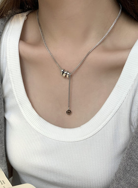 个性高级感百搭银色波浪纹笑脸吊坠项链新款爆款小众重工毛衣链女