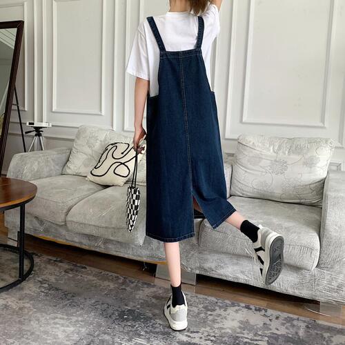 Actual shooting of the new Hong Kong style dress in summer 2022 women's loose and thin medium and long denim strap skirt