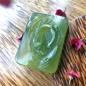 天然岫玉龙牌吊坠精雕刻深绿玉石挂件百搭玉佩保真岫岩玉石毛衣链