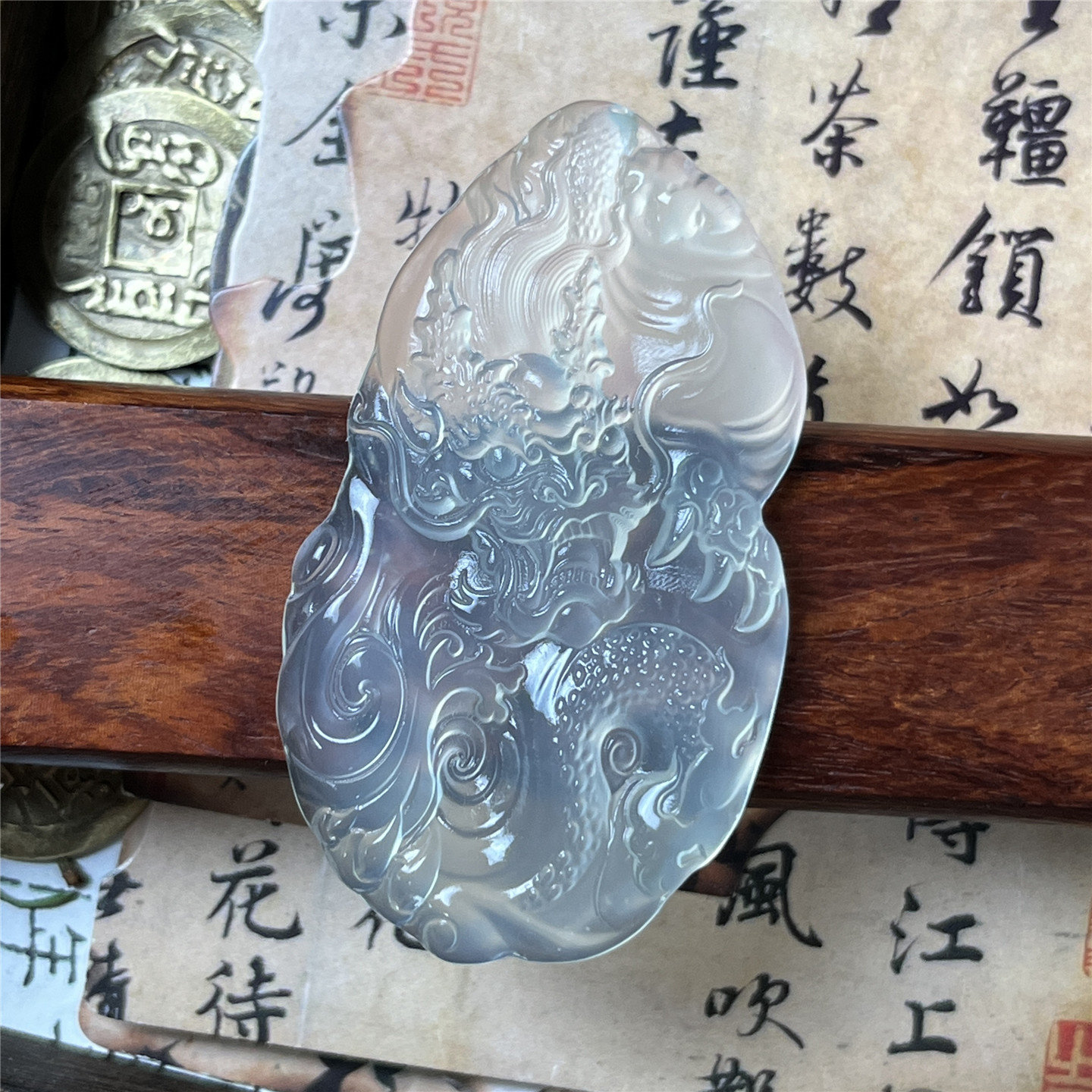 岫玉龙牌吊坠保真随型冰透高品质