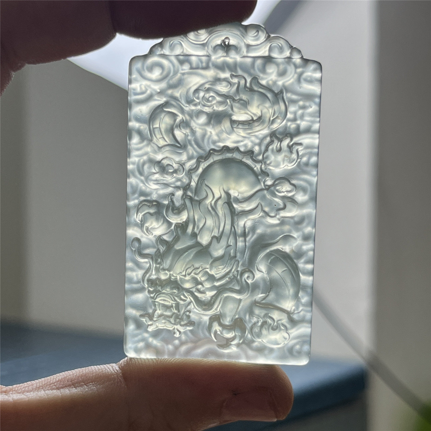 天然岫玉晴水龙牌吊坠保真高通透