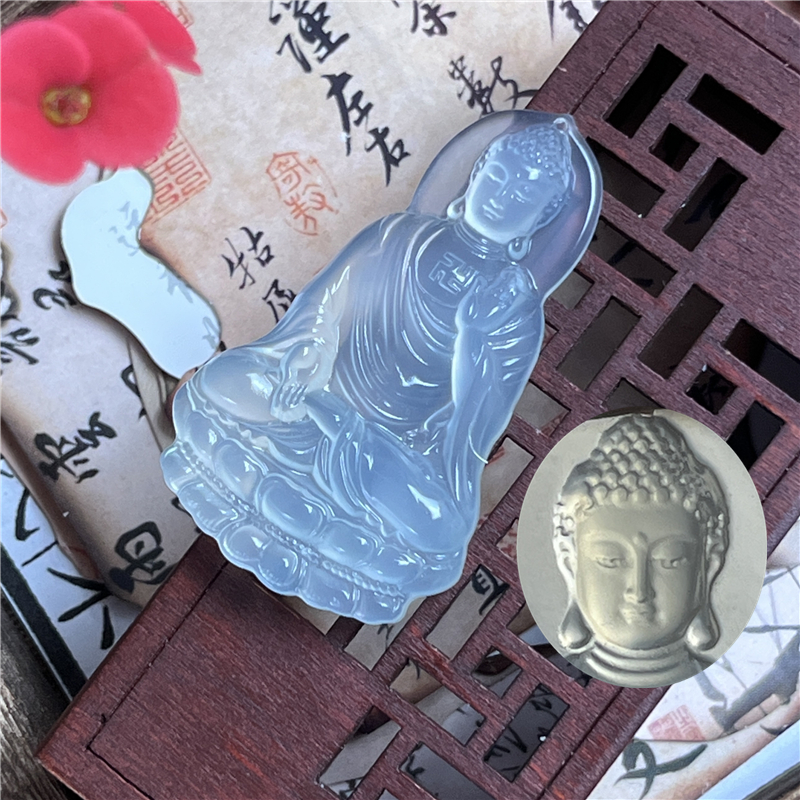 天然岫玉冰種大日如來法相吊墜
