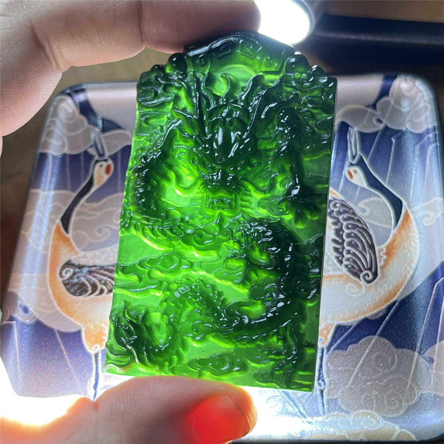 天然岫玉龙行天下吊坠保真墨玉