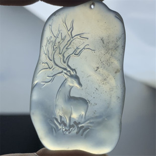 天然岫玉梅花鹿吊坠一鹿有你保真冰种雪花棉随型玉坠意境新年礼物