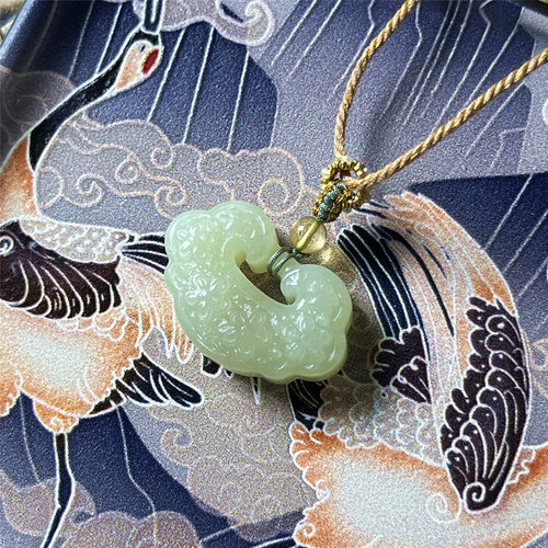 岫玉黄白老玉平安锁吊坠保真双面