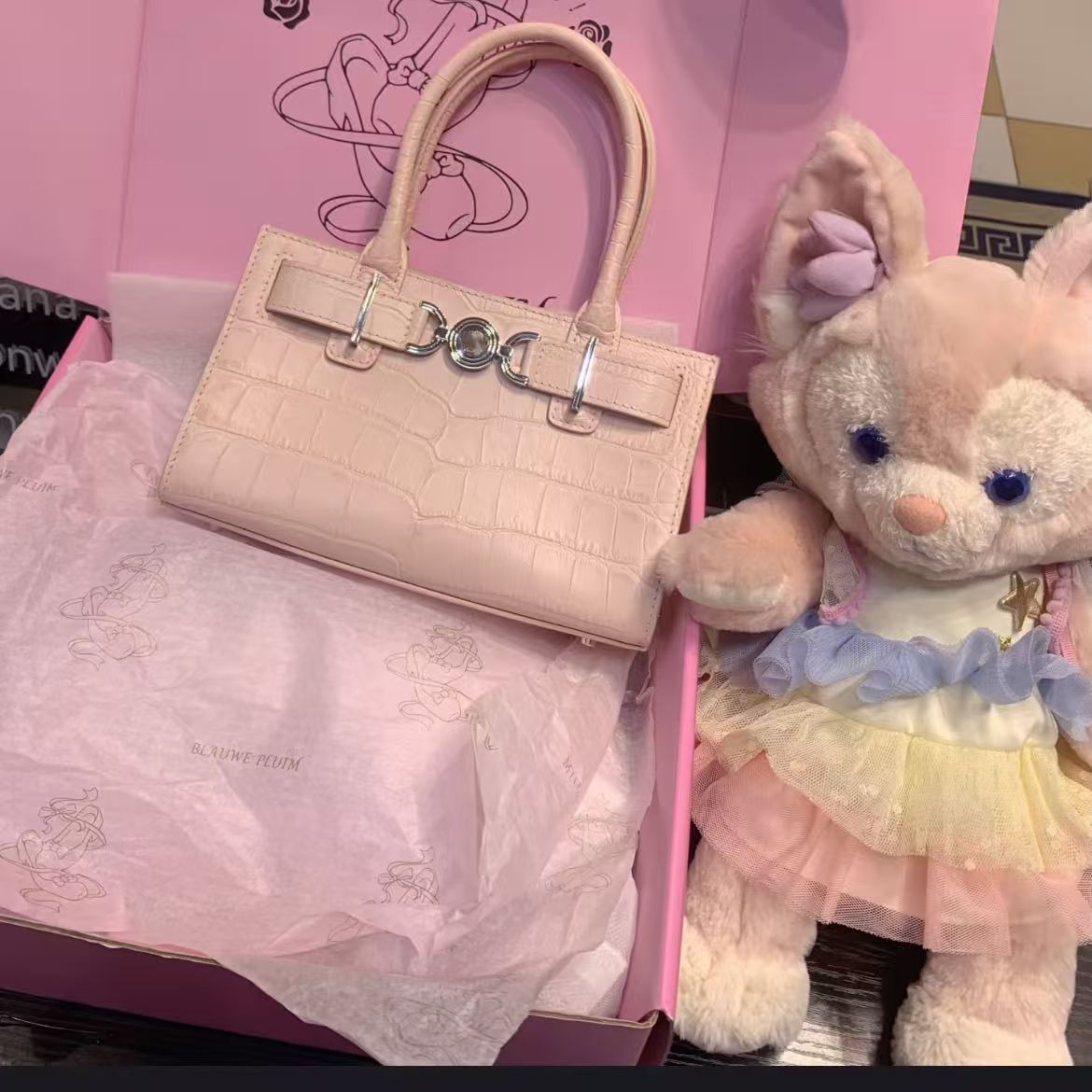 露思同款小众设计ins女式2025新款超火斜挎包韩版爆款手提凯莉包