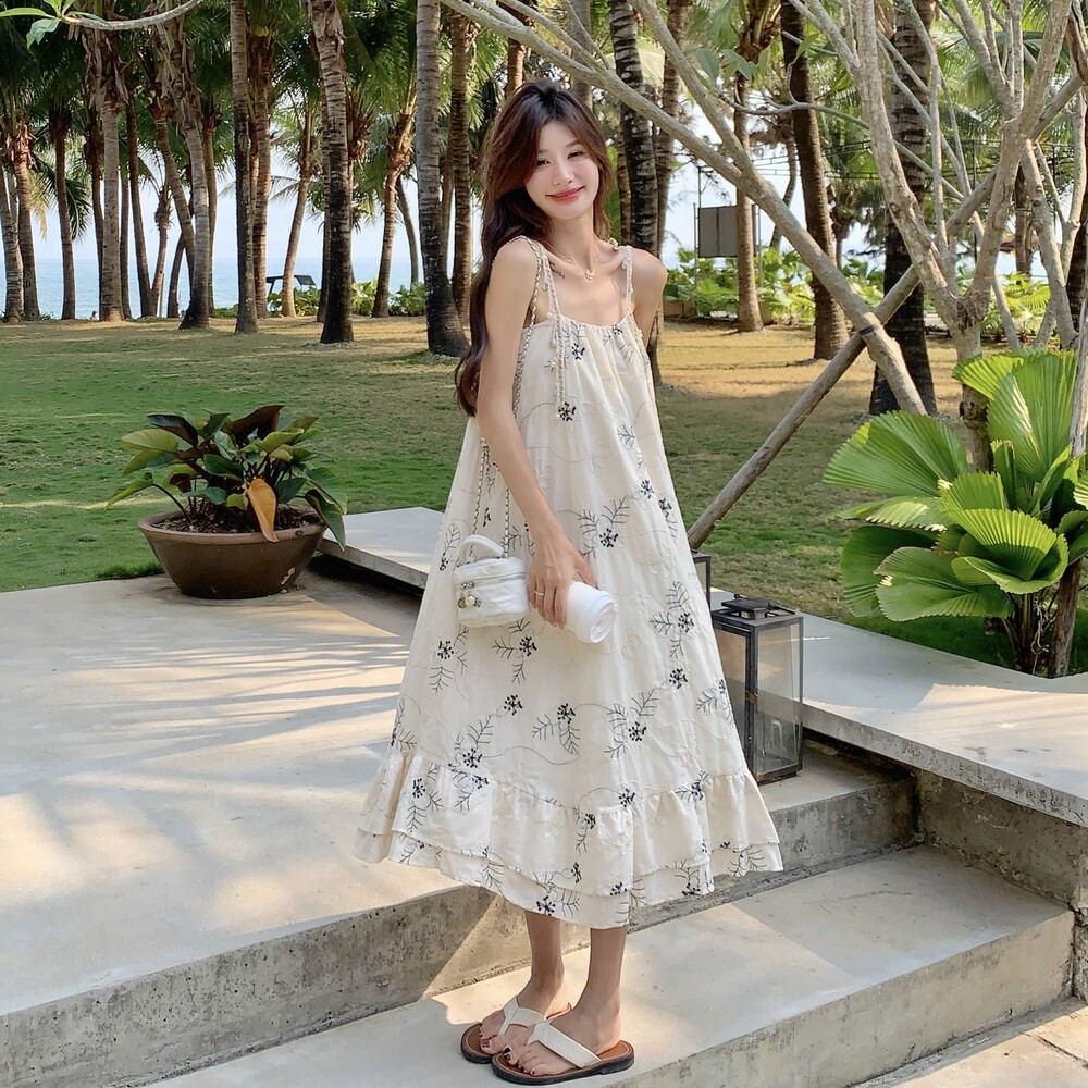 海边度假风碎花吊带连衣裙女2025夏季新款法式超好看气质绝美长裙,女装连衣裙,2C207