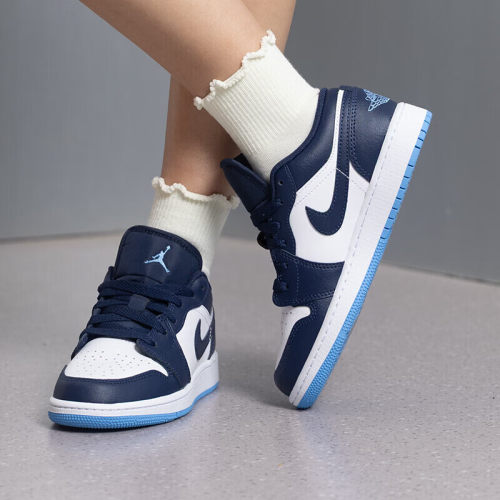 耐克（NIKE）女鞋新款AIR JORDAN 1 AJ1 低帮休闲板鞋553560-044