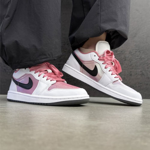 耐克（NIKE）AJ女鞋运动鞋Air Jordan1AJ1休闲篮球鞋IO0668-100