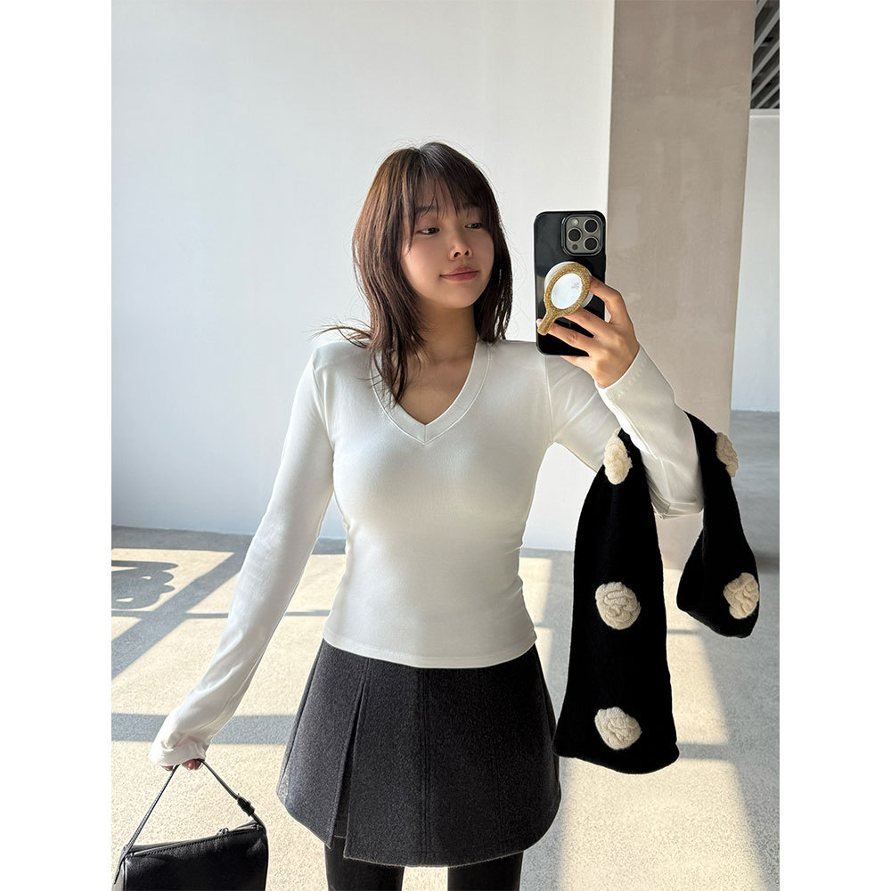 【潇禾】薄绒垫肩V领长袖打底衫女冬修身保暖内衣T恤上衣WQ115