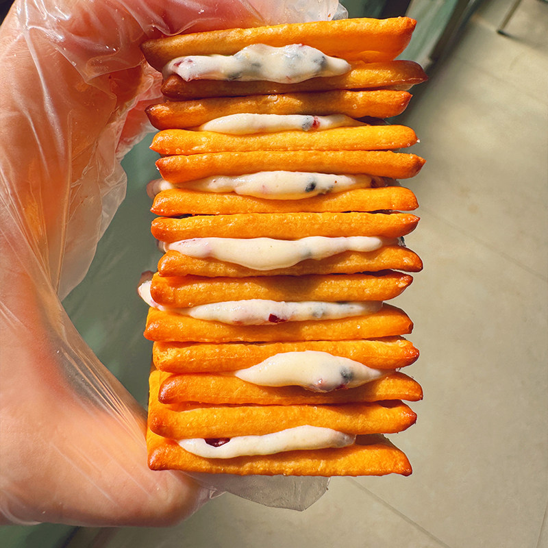 纯手工夹心牛扎饼干网红小零食酥脆无添加健康