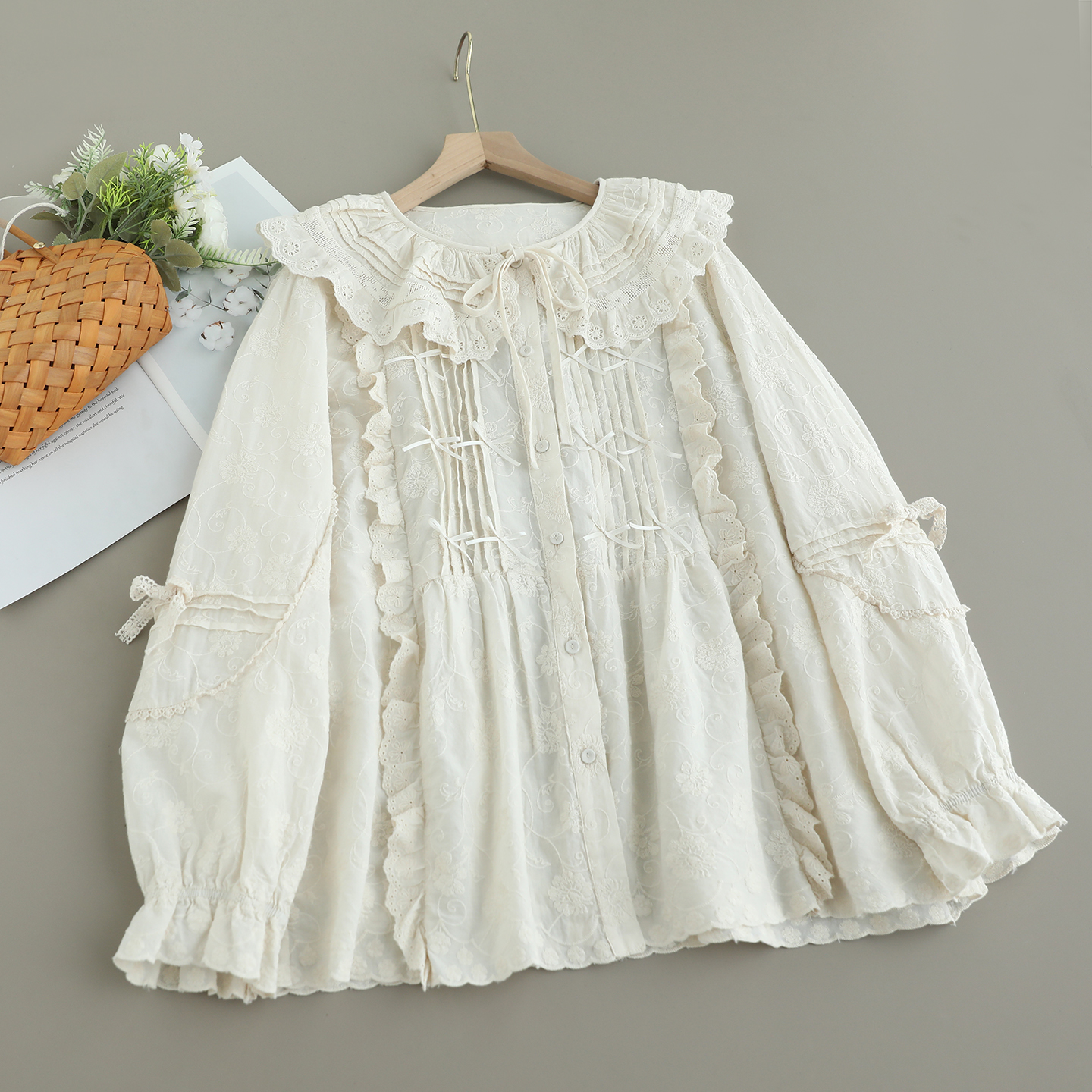 森女系花边大领子纯色长袖衬衫