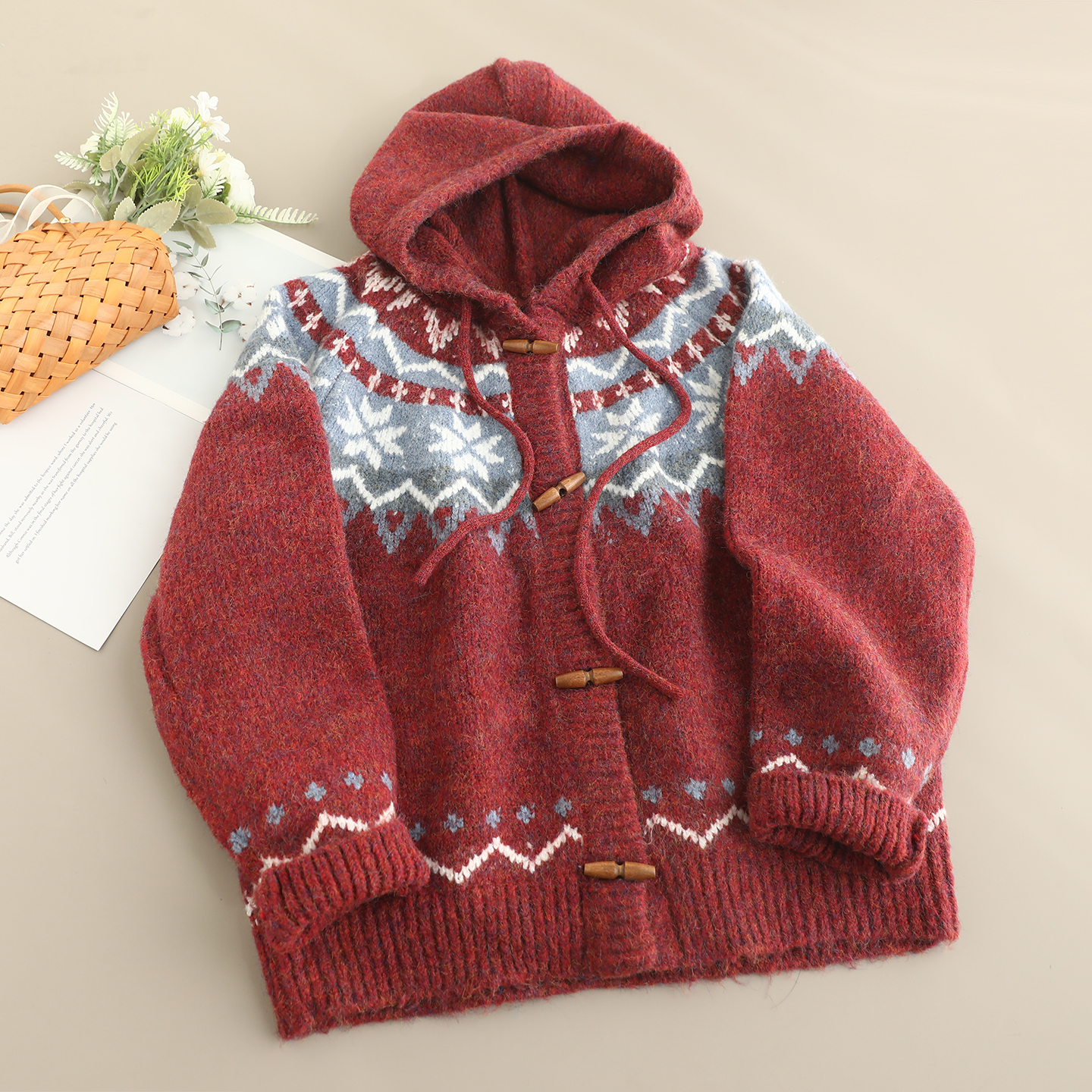 连帽牛角扣针织开衫女宽松