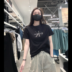 CK女士短袖印花圆领T恤
