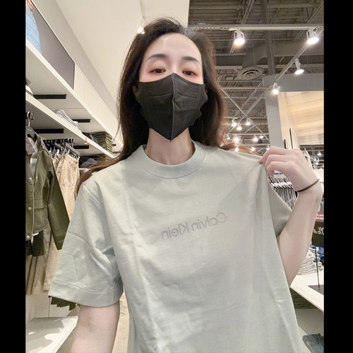 CK女士时尚休闲短袖T恤