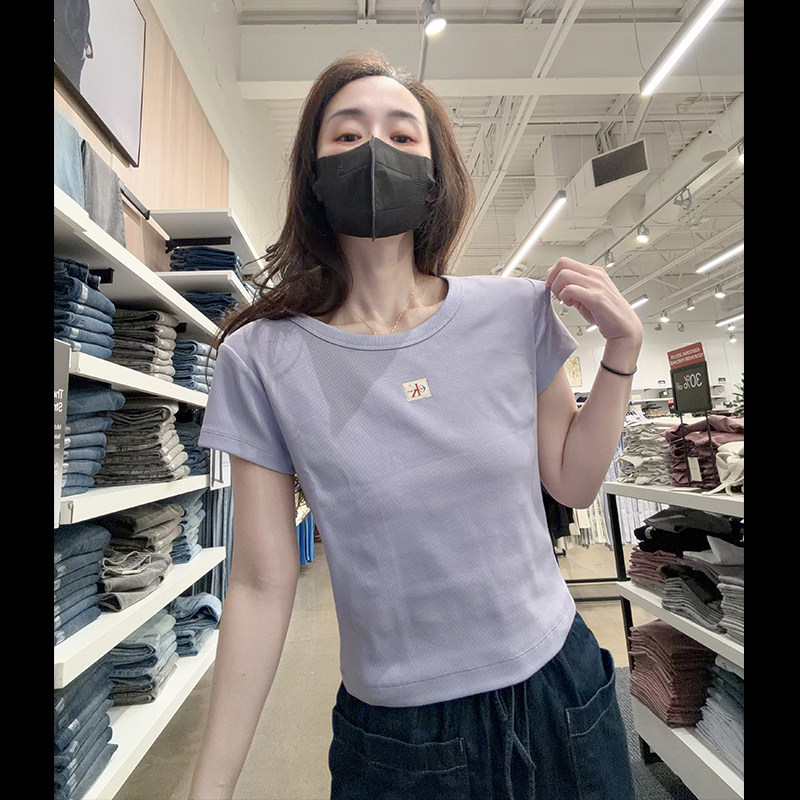 CK Calvin Klein女士新款圆领纯棉舒适柔软打底休闲短袖T恤CW703