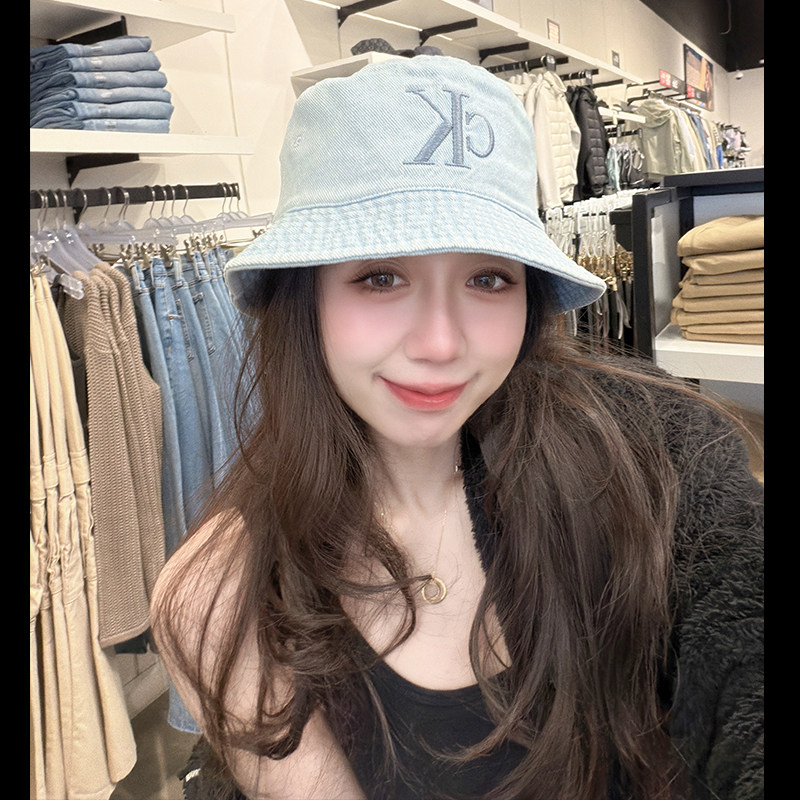 Calvin Klein CK女士LOGO刺绣时尚休闲户外渔夫帽帽子CW705