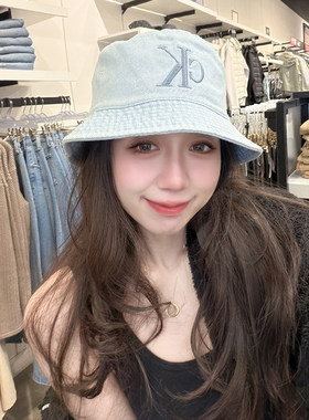 CK女士Logo刺绣渔夫帽