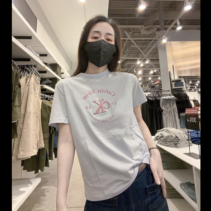 CK女士时尚休闲短袖T恤图片